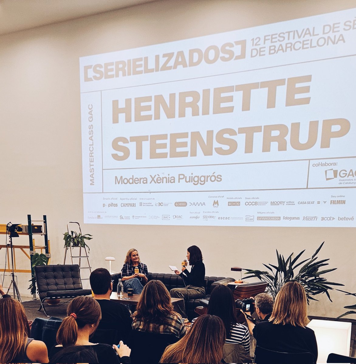 SZSfest's tweet image. Comença la masterclass de l&apos;actriu i creadora noruega Henriette Steenstrup (&apos;Perni&apos;, &apos;Nepobaby&apos;) al CCCB😍

Una sessió organitzada conjuntament amb @guionistes!