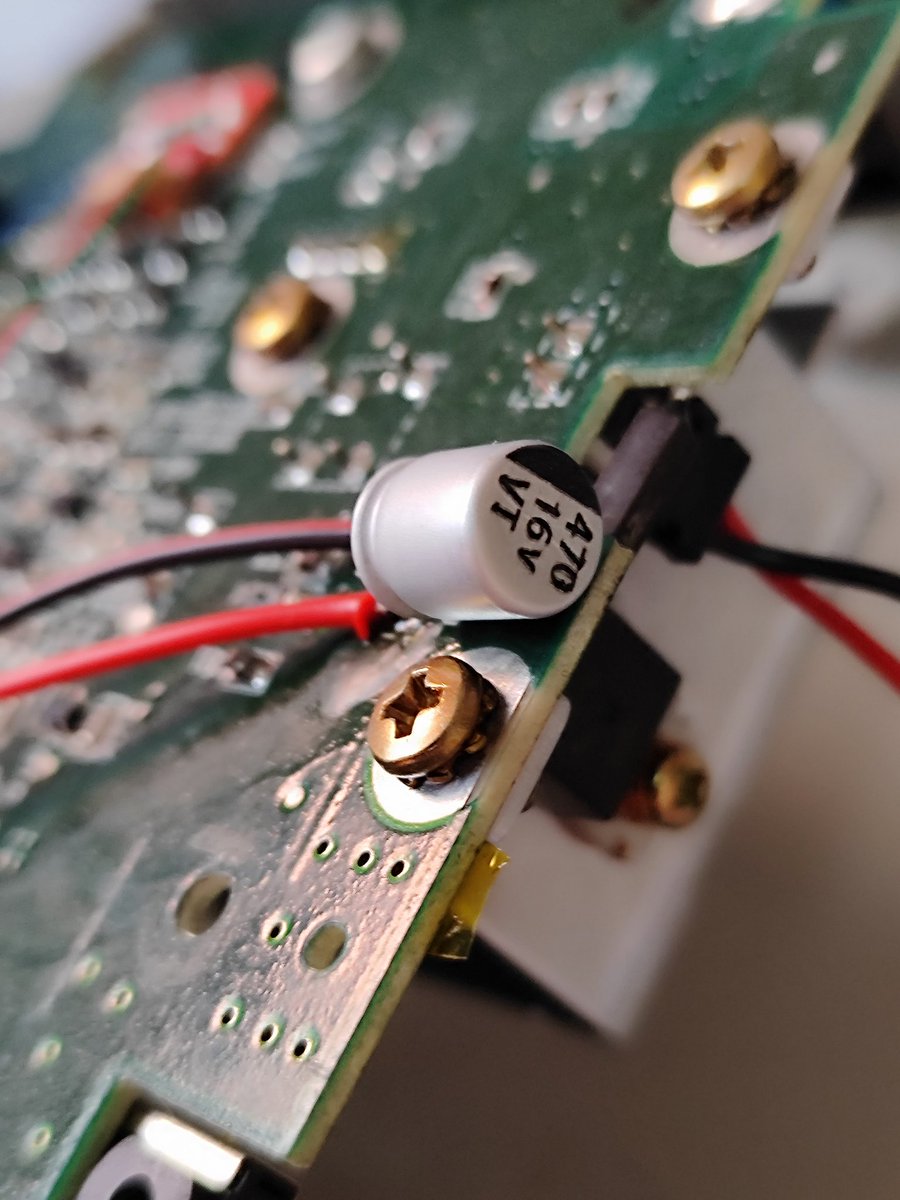 Arkretro_'s tweet image. Fotos detalle de la instalación (sidecar) modelo de SNES pal SNSP CPU 02 
(Levantar pata 3 de ppu2 elimina dotcrawl y agregar el condensador 470uf filtra el rizado de salida en el regulador) 

Otorgando nitidez palpable 

Placa aportada por los guapos de @PCP_Tech