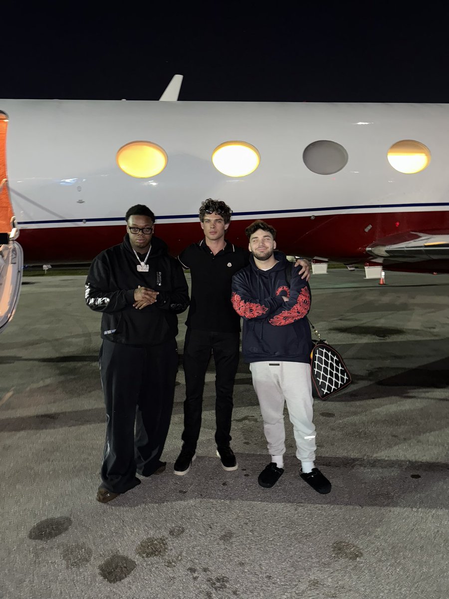 AR15THEDEMON tweet media