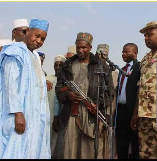 BiafranTweets's tweet photo. "A picture that spoke a thousand words: A Governor, an ARMED terrorist &amp; an UNARMED Army Officer. Nigerians, what are you waiting for? Till you all are DEAD, Islamized or Fulanized."

--- Mazi Nnamdi Kanu, April 2021 https://t.co/kSMPTMP59j
