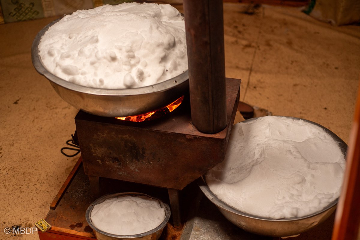 We have access to a well but when there is plenty of snow just outside and fire going all day, why not melt some for the dogs?  But this long process and labor is not much appreciated by the Bankhars as they are not thirsty, licking snow from time to time.

#mongolia #snowdays