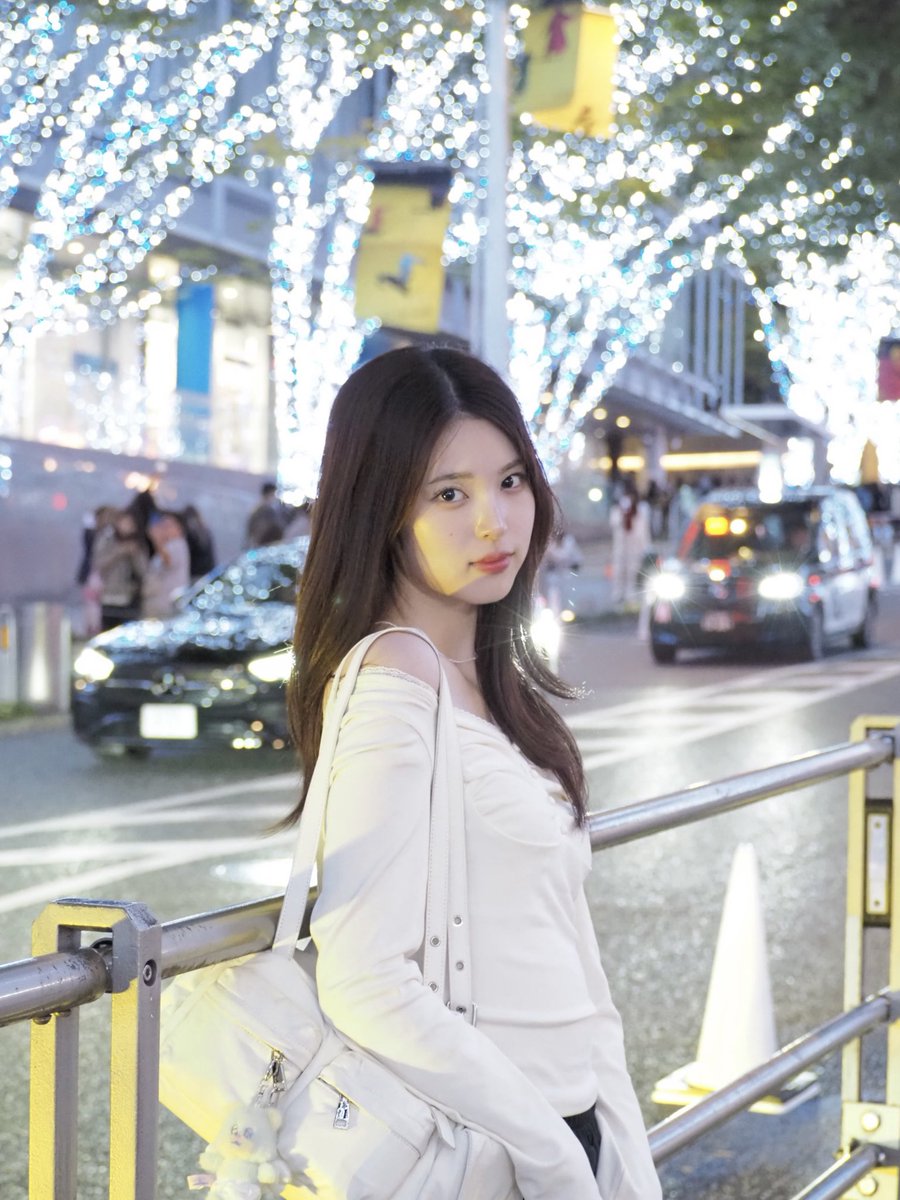 はるち！ 上京して都会のイルミネーションにワクワクしている19歳です笑