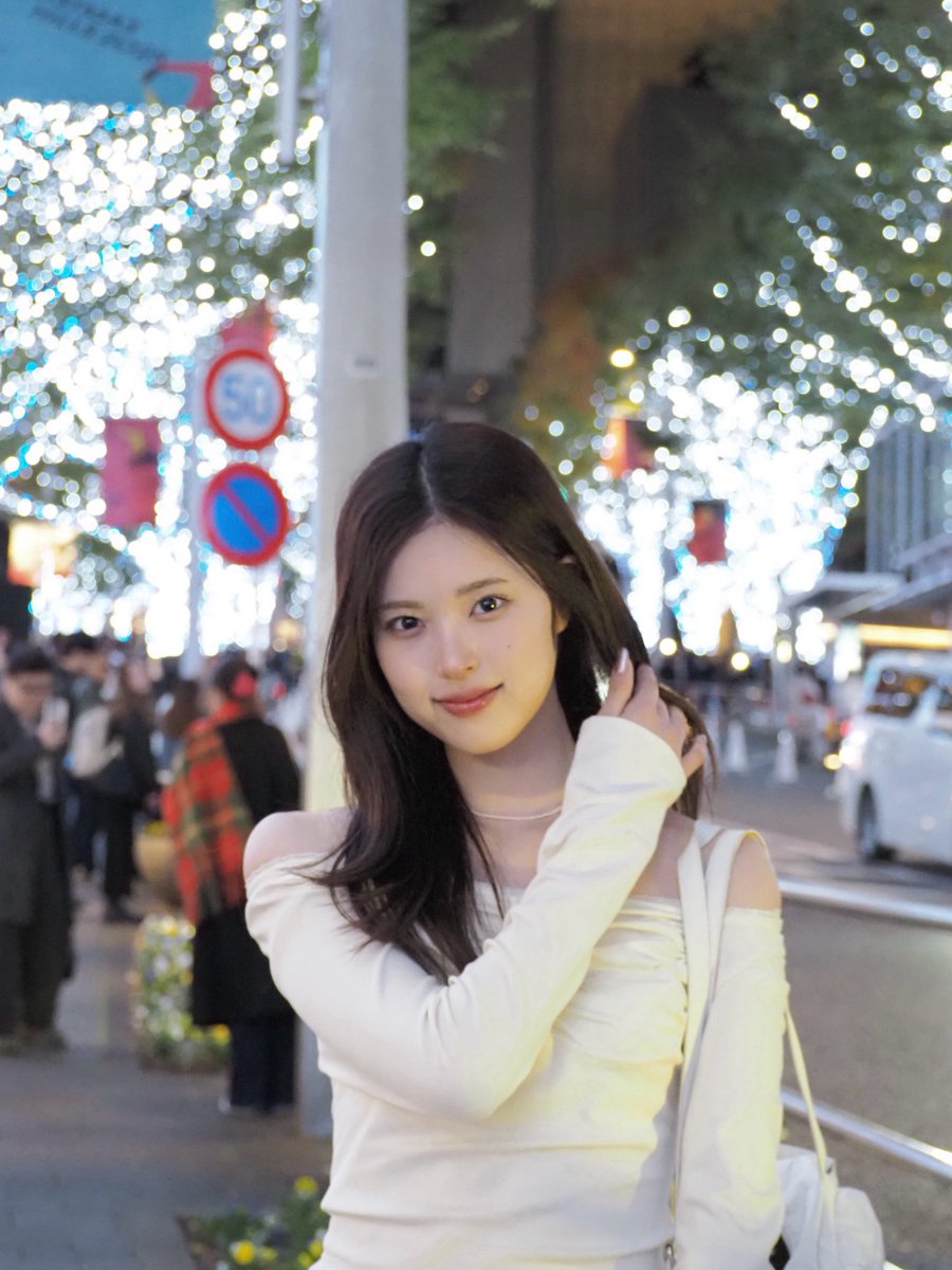 上京して都会のイルミネーションにワクワクしている19歳です笑