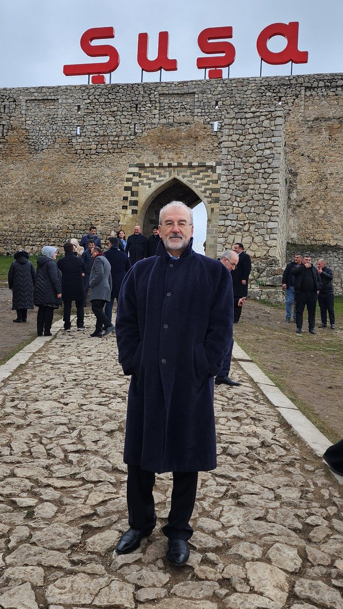 mhulkicevizoglu's tweet photo. Azərbaycan Zəfər Günü münasibəti ilə Azərbaycan xalqını təbrik edir, vətən uğrunda canlarını fəda eden bütün şəhidlərimizi rəhmət, qazilərimizi isə  minnətdarlıqla xatırlayırıq.

#Azerbaycan
#Karabağ
#8KasımZaferGünü
#TürkDünyası #Şuşa https://t.co/xqGDVUB2Z7