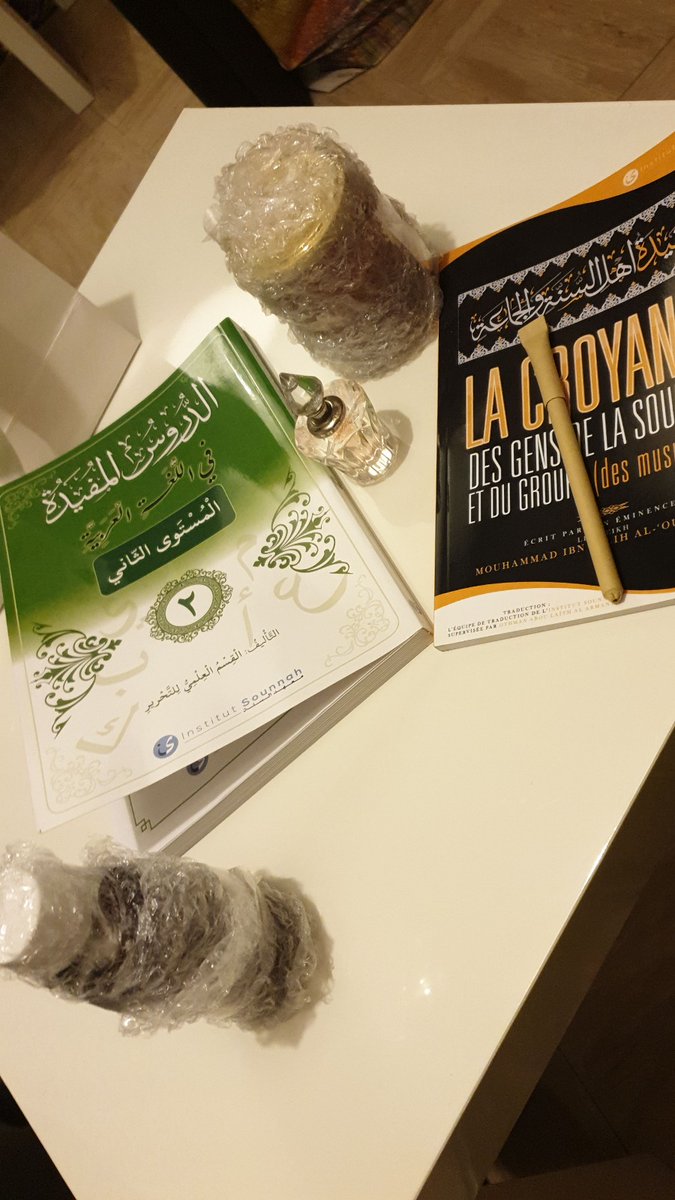 zahiirux's tweet image. Quand j&apos;ai fais mouqabala avec un akhy / après quand j&apos;ai refusé le mariage et qu&apos;il a envoyé un colis à ma mère pour la remercier de l&apos;accueil 😭