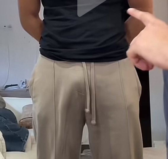 mymtvrsecours's tweet photo. Euuuuh lomegars ??? Waaa la bite de fou , ça doit envoyé au lit avec …💀 https://t.co/NYbxwu8QzZ