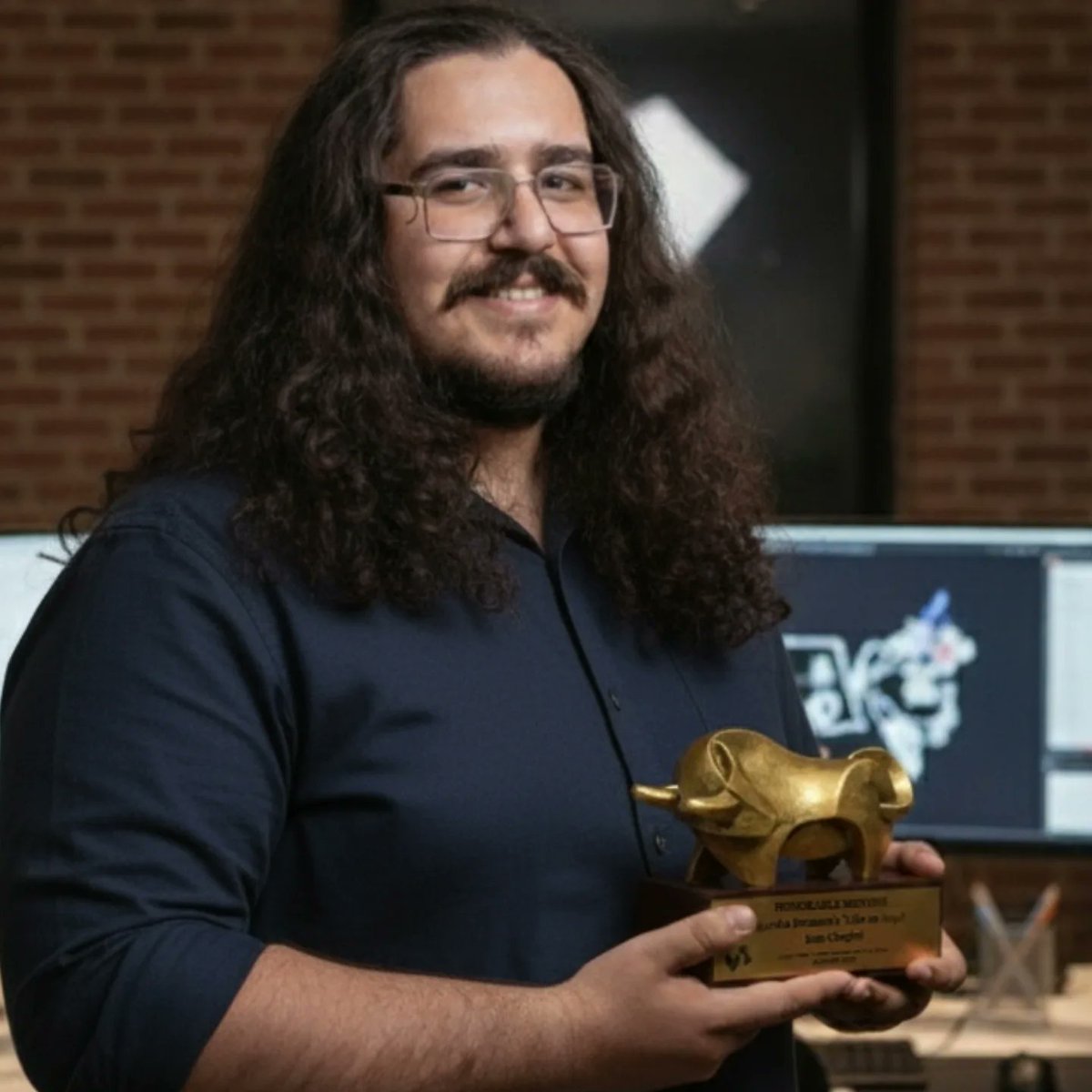 sampictures's tweet image. Marsha and I are so delighted to receive this gorgeous award 🏆 from the New York Short Animation Festival for Like an Angel 💫

I proudly share this honor with my amazing team 🙌

#LikeAnAngel #AwardWinning #ShortAnimation #NYSAF #SamChegini #MarshaSwanson