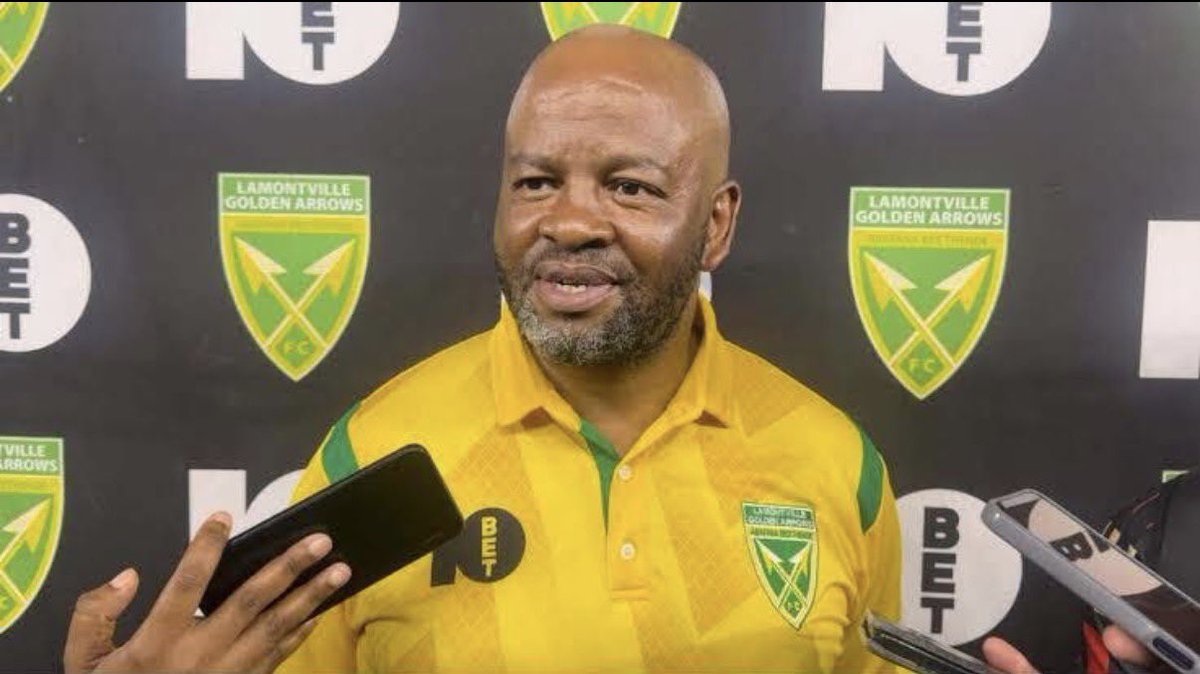 MakhubuSimanga's tweet image. Today I finally met Coach Manqoba Mngqithi

He’s nothing like the persona you see in press conferences, what a genuinely great soul 👊🏽

#TacticalAnalysis #FootballScouting