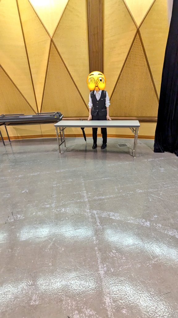 【追加情報】📣

物販用長机サイズ

横180cm×奥行き45cm×高さ90cm

1台500円
椅子は何脚でも無料です。

#スーツ武器オフ会 
#スーツ武器オフ会大阪