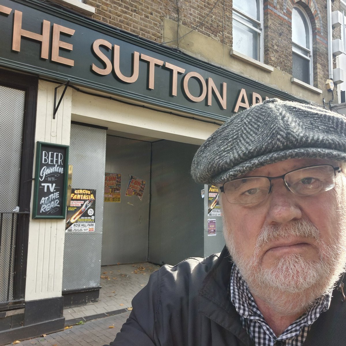 Sutton High Street is one of the busiest in Greater London .. vibrant - no empty shops. But despite this the iconic town centre pub The Sutton Arms has been forced to close in the wake of <a href="/RachelReevesMP/">Rachel Reeves</a> tax/business rates onslaught. Tragedy .. Reeves is economically illiterate👎