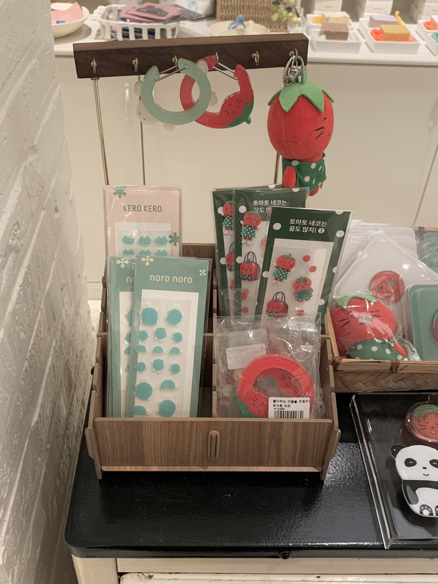 너무 궁금했던 명동 문구 팝업!!! 사고 싶은 게 너무너무너무 많아서 참느라 힘들었음
🥹🥹