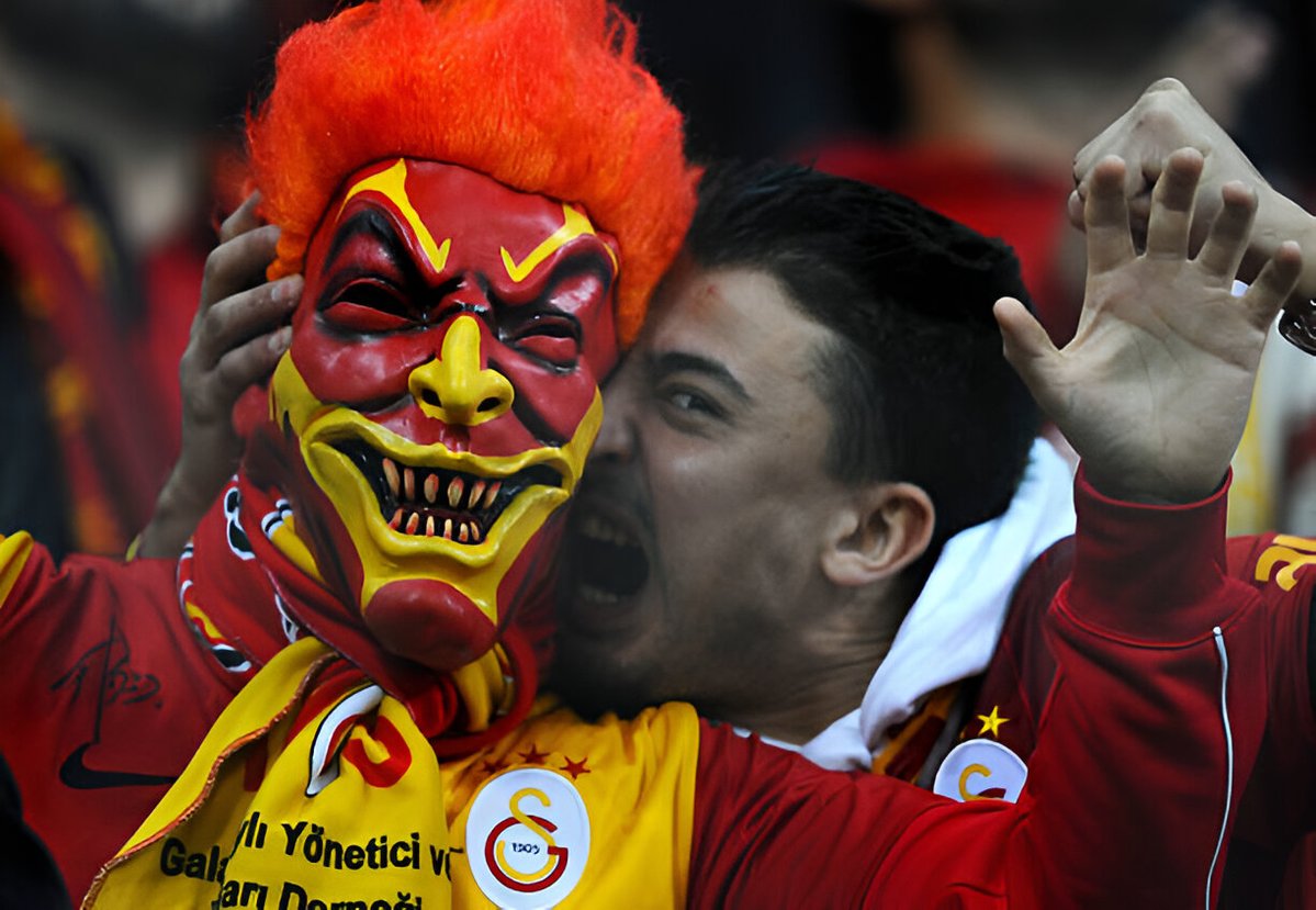 Yorumdaki yabancılar bizim yerimize osimhen savunuyor