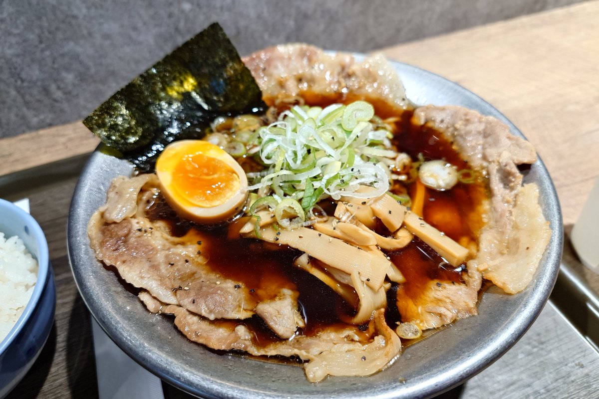 tomox_c's tweet image. 有磯海SA下りで晩御飯。ariso29ブラックラーメン