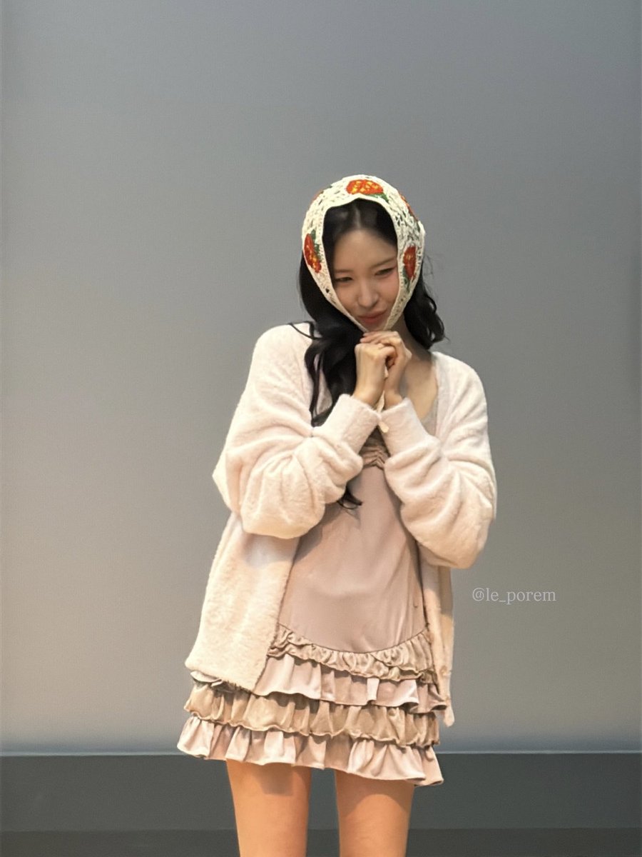 251108 미니팬미팅 #선미

아 근데 진짜 기엽네… 🫳🏻🫳🏻🫳🏻
아 근데 진짜 러블리하네… 🫶🏻🫶🏻🫶🏻
아 진짜 영원히 미야네해야지… 🤟🏻🤟🏻🤟🏻

#SUNMI #HEART_MAID <a href="/miyaohyeah/">Miyayeah</a>