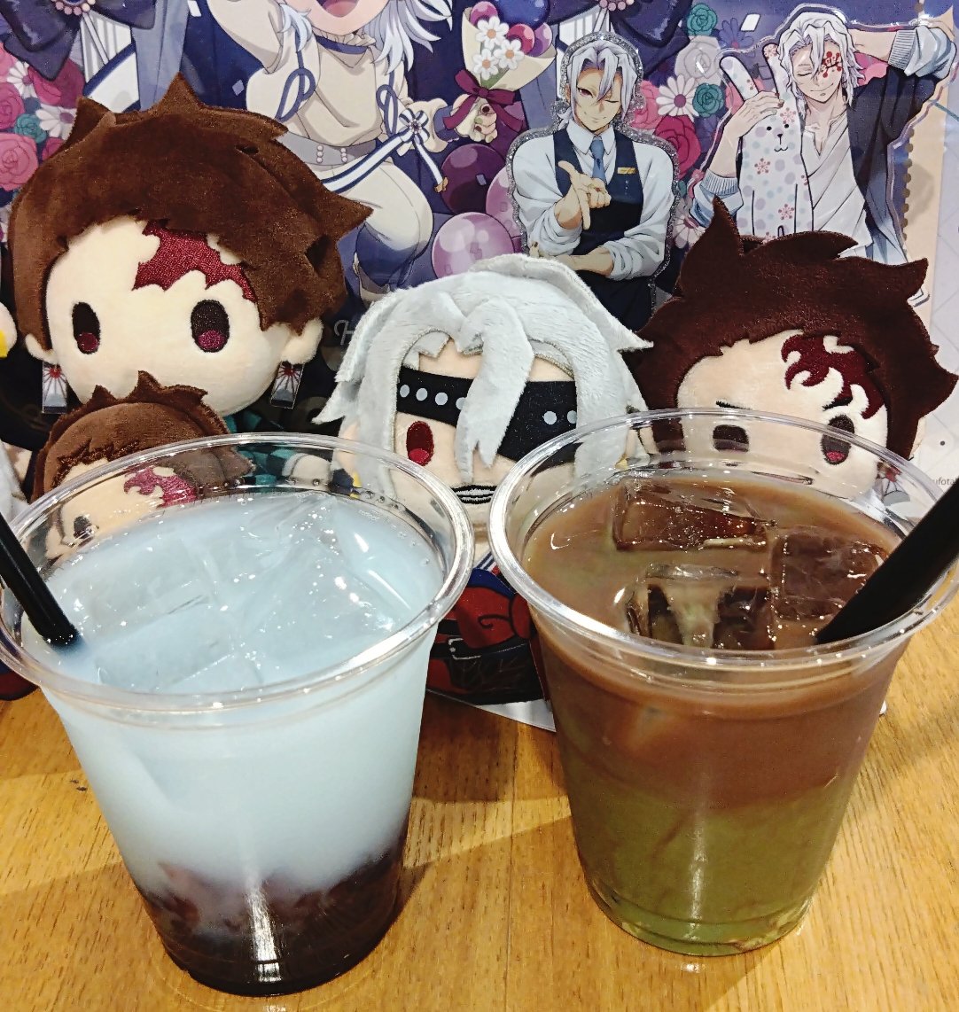 ko24ry's tweet photo. 💎さんの🎂お祝いで行ってきました！今回行くのが土曜日、しかもペアで選べるのが💎さんも🔥さんもいるから並ぶぞ〜と思っていつもより早めに行ったのですが正解でした！１巡目に滑り込みセーフ🥳無事にお祝いできました💕💎さんの🎂プレート、とっても美味しかったです👏お団子も最高でした！ https://t.co/HHFpHWABEb