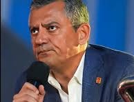 Özgür Özel in çabasını, dirayetini, savunma mekanizmasını görünce bizim 24 yılımızı AKP değilde, Baykal ve Kılıçdaroğlu nun çaldığını anlıyorum..
Başka sözüm yok..!