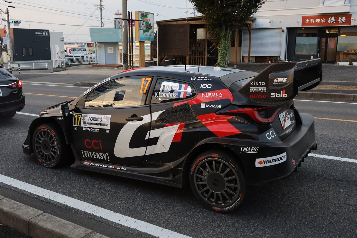 MagnetizingD's tweet image. 今年はリエゾンだけ観に行った。それにしてもこの距離感で走っているレースカーを見られるのってラリーの醍醐味よね。
#ラリージャパン