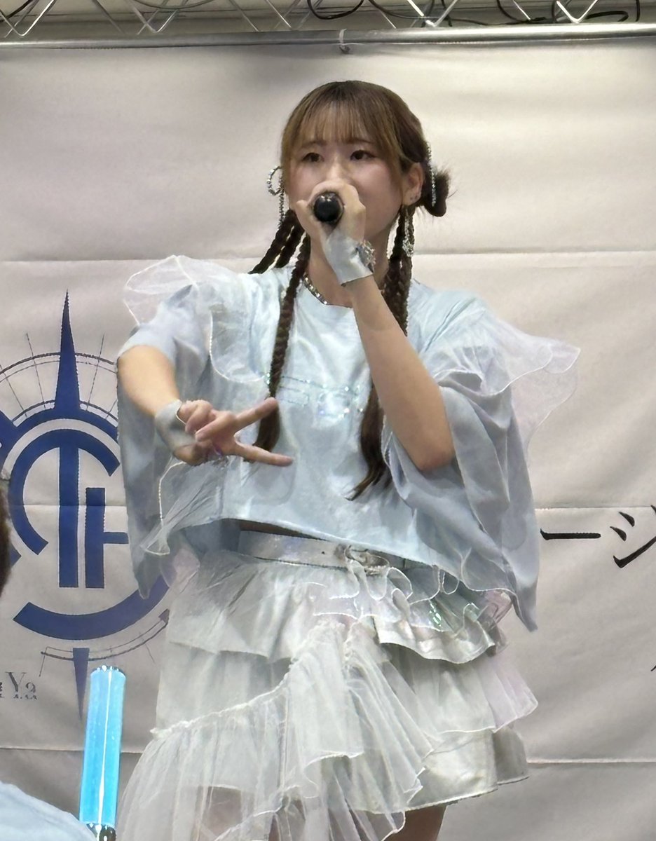 otsuself's tweet photo. ヒタチエにて
#esora さんのライブ
初めて行ってきました
めっちゃ可愛いし😍
ダンスはかっこ良いし💃
最高な時間でしたー🎵
また行けると良いなぁー!
#絵空計画
#一条絵乃 さん https://t.co/UgprqtLLic