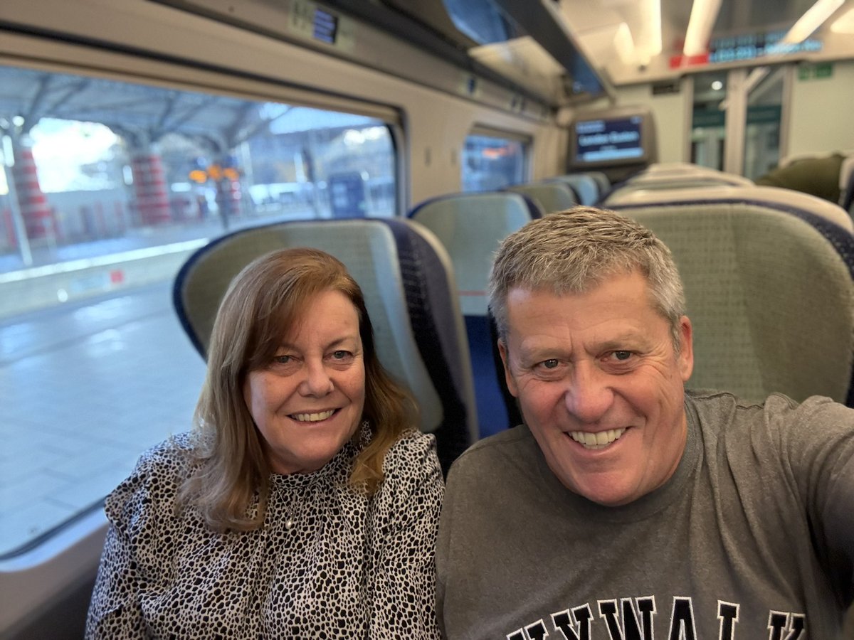 London bound for Jackie’s 60th Birthday Celebrations Weekend No 2 🎂🎉🥂🍾