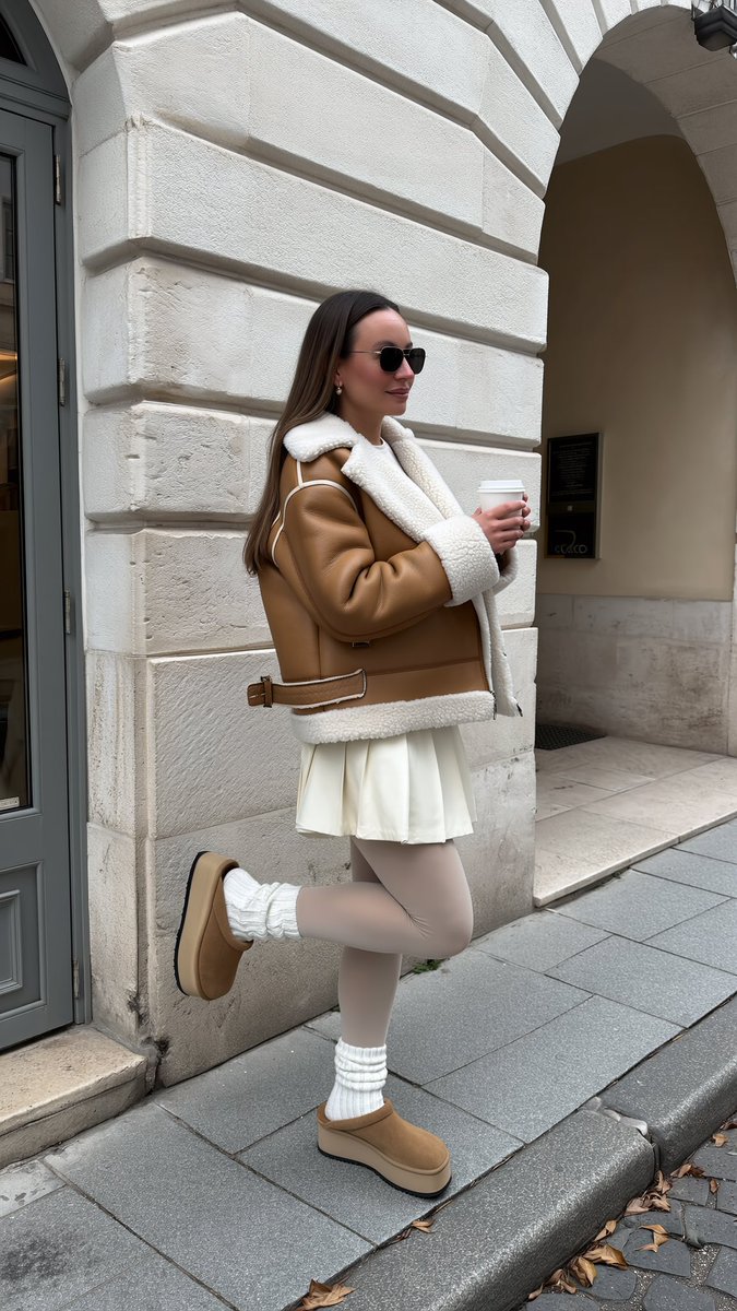 LeytaKatrin's tweet image. Pro tip: layer invisible thermals under a mini + heavy tights = warmth without ruining the silhouette. #StyleHacks