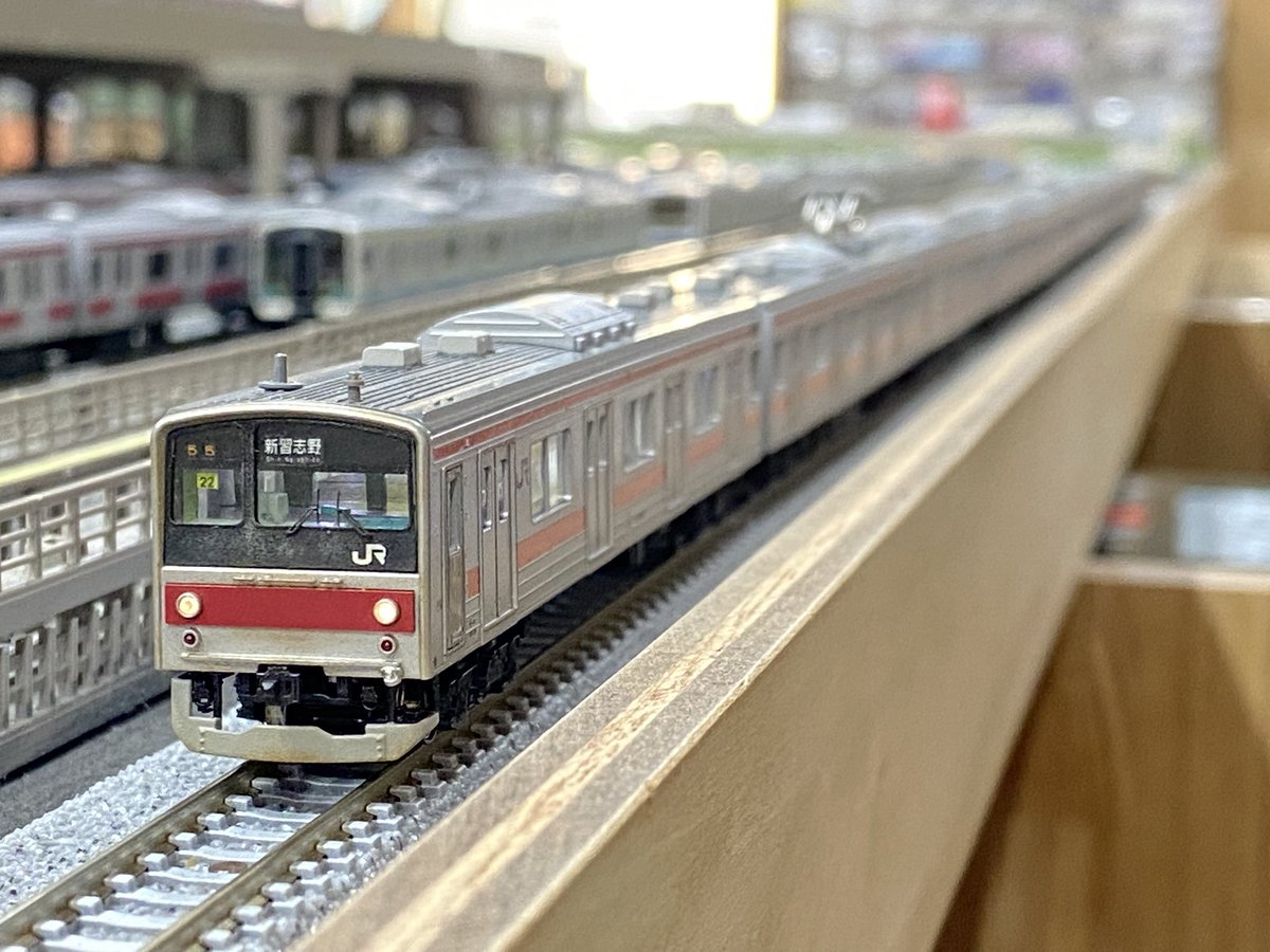 Keyo_Musa20GO's tweet image. まずはお馴染みのケヨ22&amp;amp;ケヨM24
KATOベースですが、友人が譲ってくれたLED基盤のおかげで撮っていて楽しいです
2枚目は何らかの理由で幕張車セにやってきたイメージです