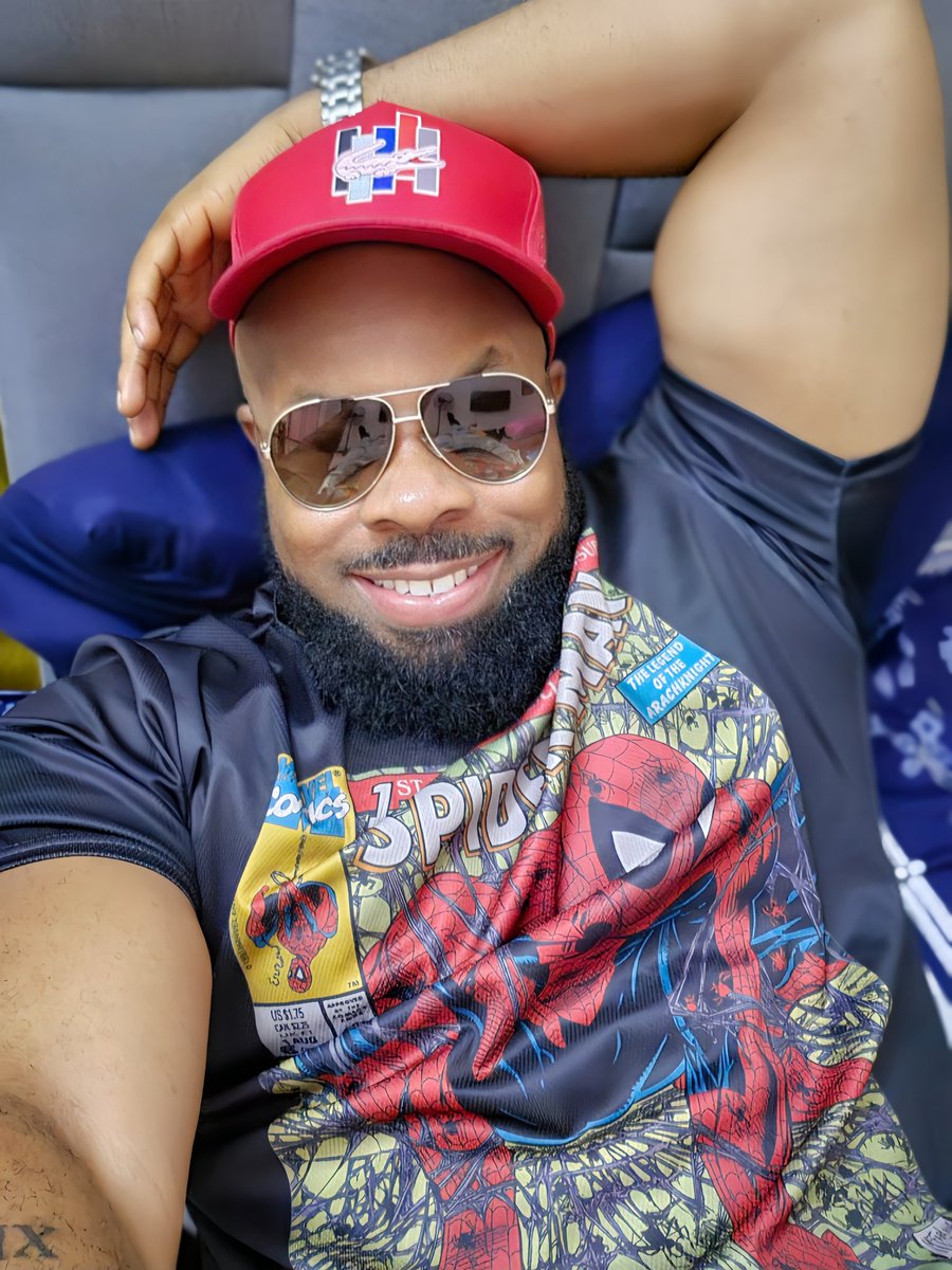 kachi_nnochiri's tweet photo. Cheers to the freaking weekend!!!!
#kaytribe https://t.co/D90XNsz9ne