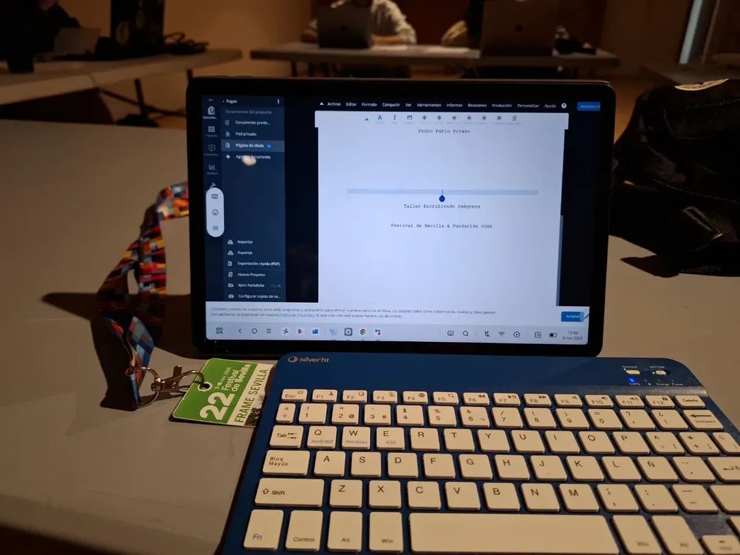 Creando historias junto a los compañer@s del Taller Escribiendo Imágenes de Pablo Berger en el <a href="/festivalsevilla/">Festival Sevilla</a>  , organizado junto a Fundación SGAE.