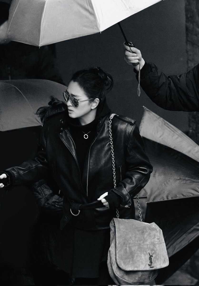 60살 공리 간지 미친다 진짜.......인간 느와르