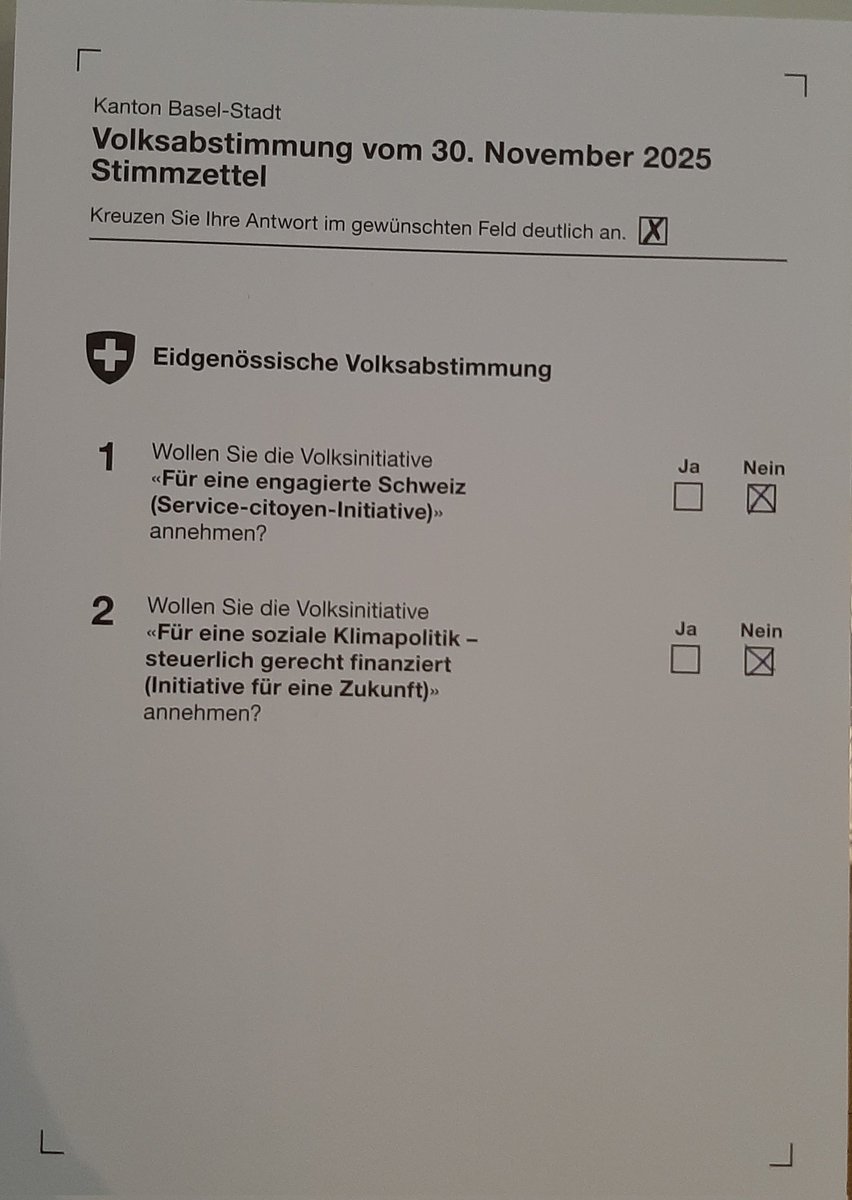 MesserliPascal's tweet image. So einfach war es noch nie, ich stimme 2x Nein.

Die Abstimmungsfrage 2 ist im Übrigen ein gefährlicher Etikettenschwindel. Es geht nicht darum, dass wir eine Zukunft haben (das wäre ja schön), sondern um die radikale JUSO-Enteignungsinitiative (Einführung der Erbschaftssteuer).
