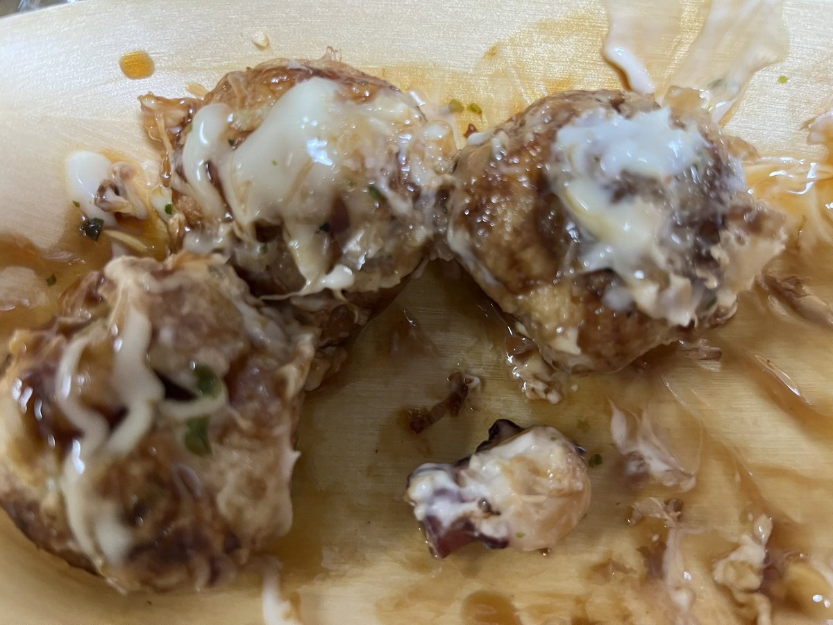 7XR0MjGIwlGY0Da's tweet image. 食べてたら、おまけのタコ🐙が‼️
わーい🙌超ラッキー✌️✨✨

#はなだこ
#草組