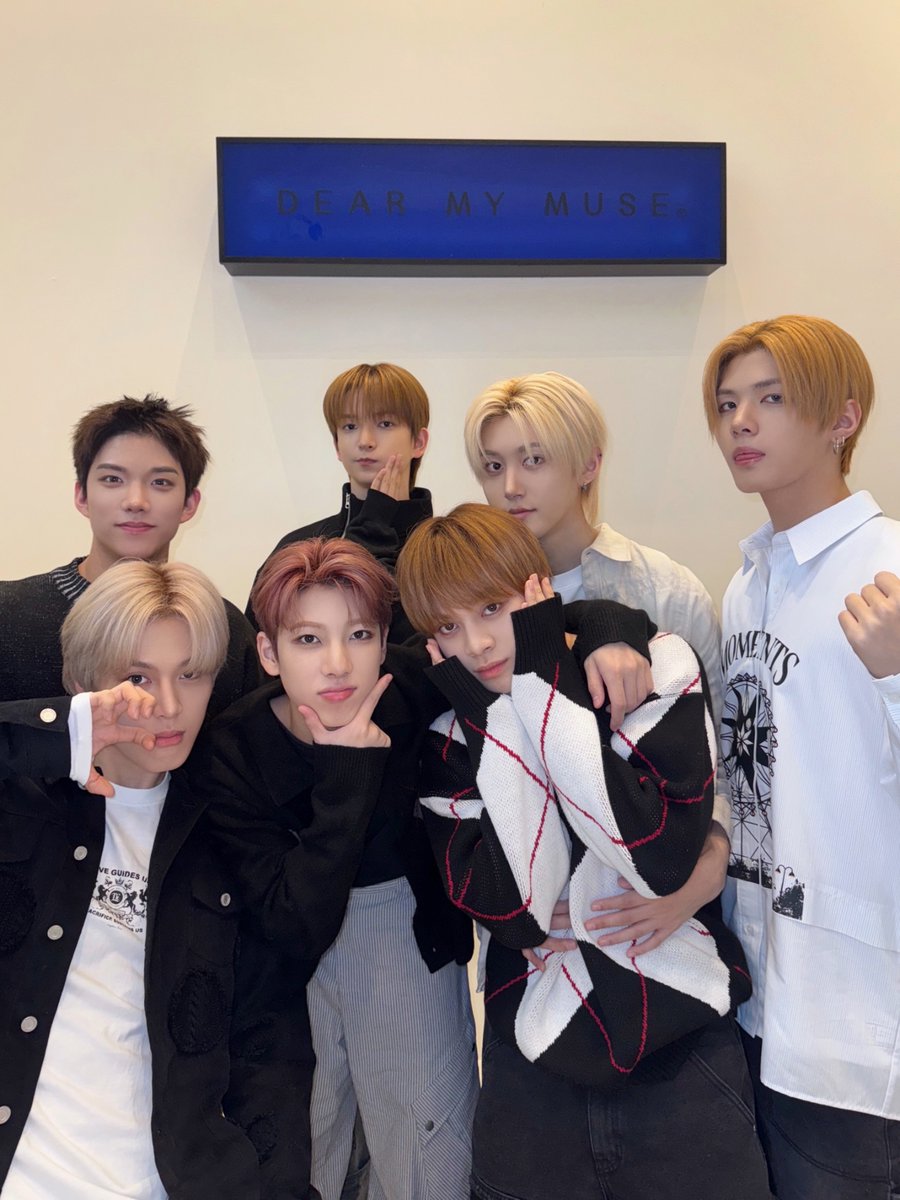 아커와 함께해서 행복했던
알록달록 하루 완성 📸

#ARrC #아크 
#CTRL_ALT_SKIID #SKIID