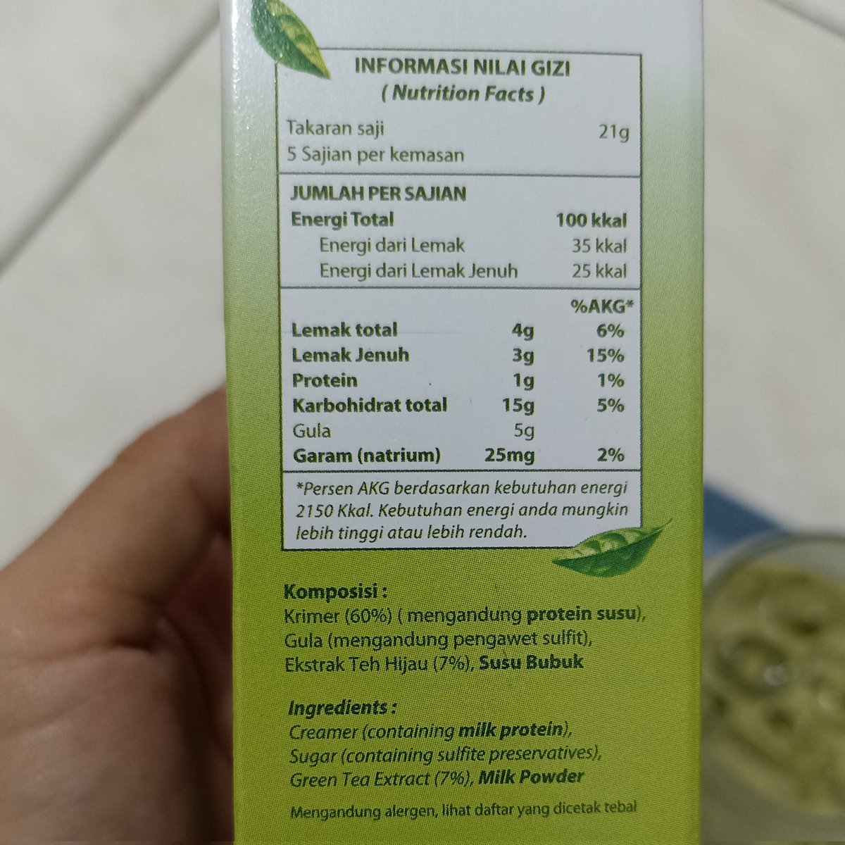 aku blm pernah coba yg sari wangi, tp kemarin aku coba beli matcha latte nya prendjak, dan menurutku enaaaaaak, masih ada pahitnya, dan gulanya cuma 5gr yg menurutku ini lumayan rendah dibanding matcha latte kemasan lain yg gulanya 15-20gr