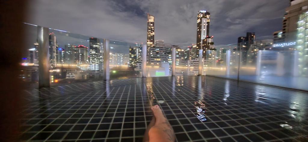 PS: Mein Wunsch...Mein Ziel...Irgendwann mein neues Zuhause...Ob Stadt oder Insel ist egal...Hauptsache dort!