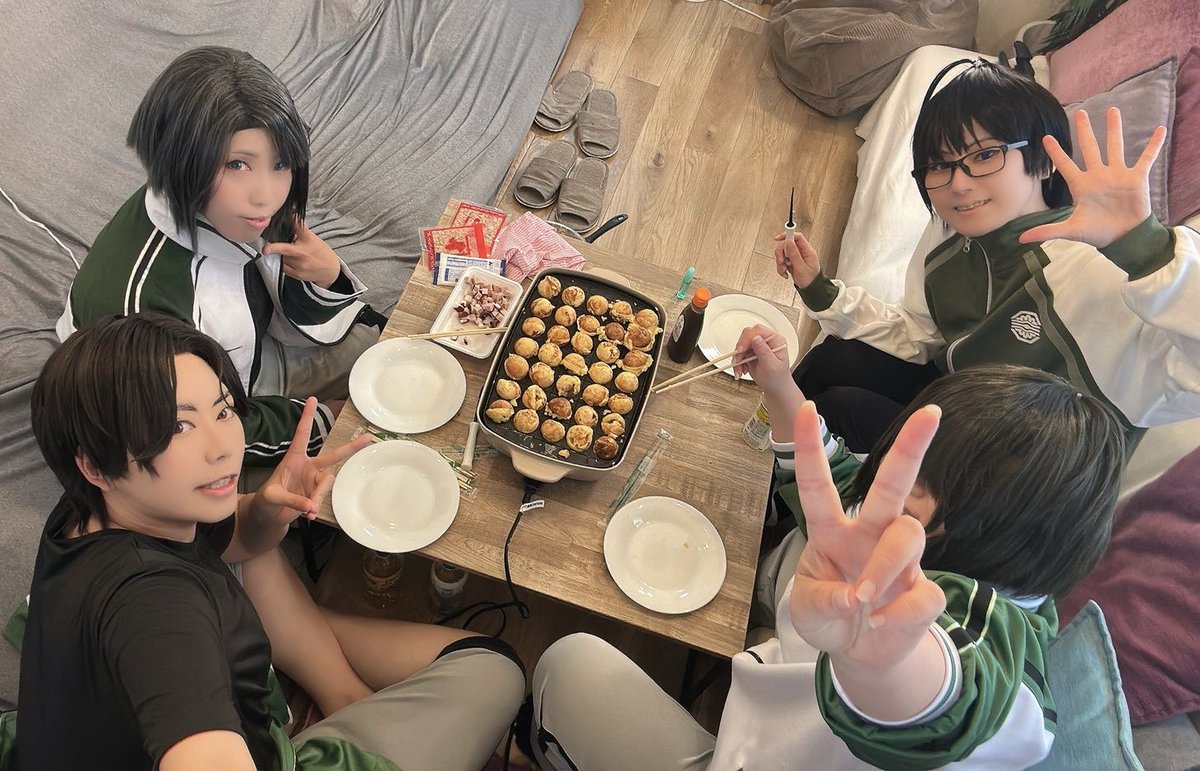 manamuthuki's tweet image. 江でタコパしてきたよー😋
のんびりだらだらしてた😆
そして……腹はぱんぱんです…
次は戦闘服もやりたいな！