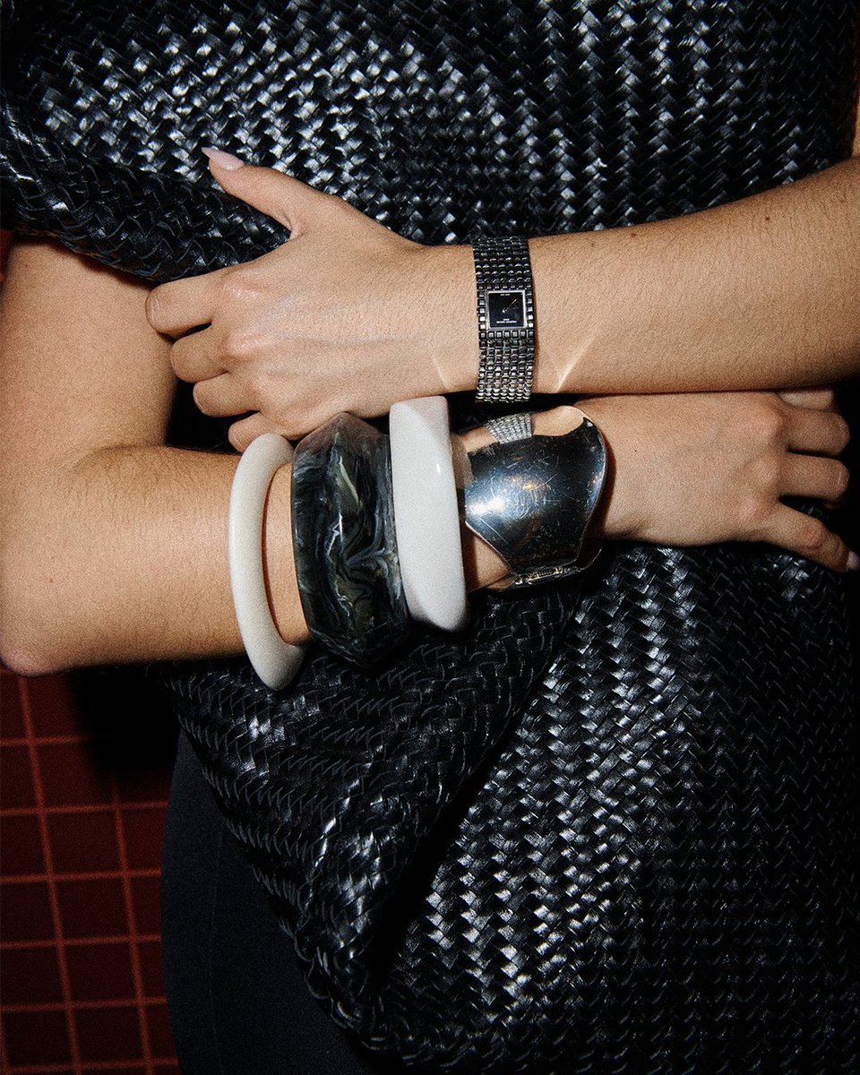 More than a timepiece — a jewel to wear, a gesture to remember.

Give the gift of timeless elegance with the Classics Manchette.

#TimeToBeBold #ClassicsManchette  #FrederiqueConstant