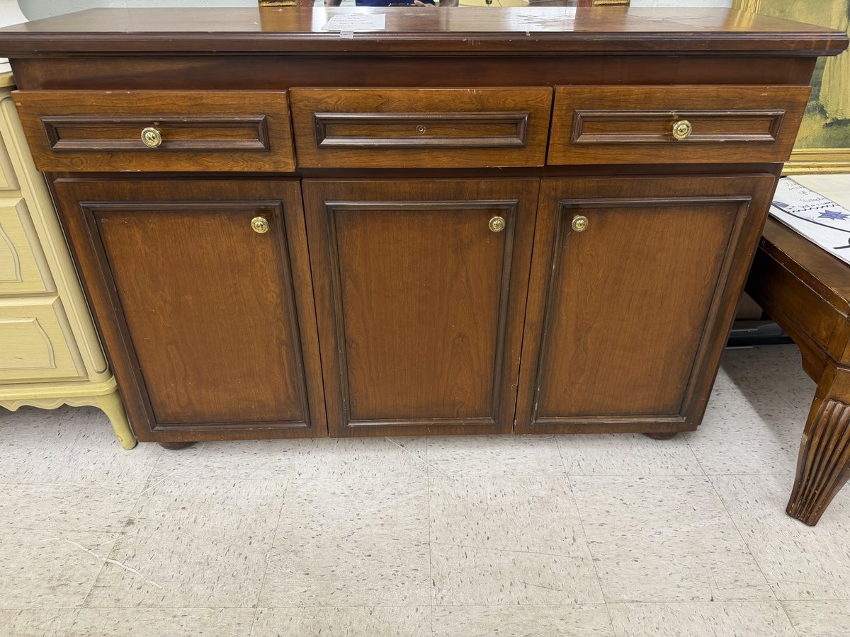 LT_Thrift's tweet image. LAST DAY of the Life&apos;s Treasures 50% off STORE WIDE SALE today at ALL locations! Save an HALF OFF on everything in the store. 11/8

𝑃ℎ𝑜𝑡𝑜𝑠 𝑎𝑟𝑒 𝑓𝑟𝑜𝑚 𝑜𝑢𝑟 𝑍𝑒𝑝ℎ𝑦𝑟ℎ𝑖𝑙𝑙𝑠 𝑠𝑡𝑜𝑟𝑒.   #thrift #thriftingcommunity #hospicethrift