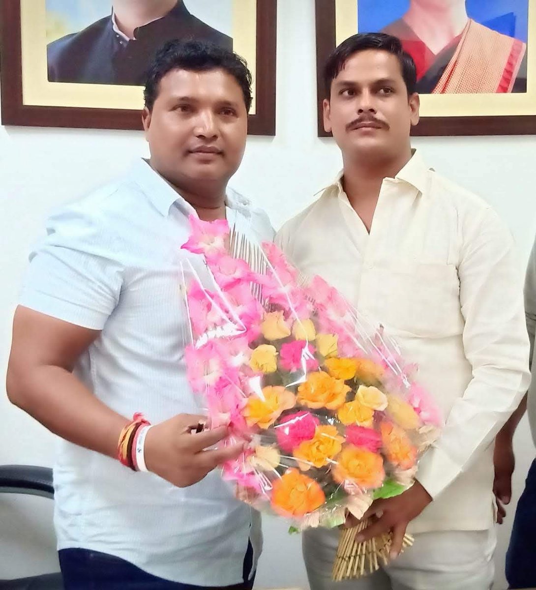 AkbarCongress's tweet photo. भारतीय युवा कांग्रेस के पूर्व राष्ट्रीय अध्यक्ष, आदरणीय श्री श्रीनिवास बी.वी. जी को जन्मदिवस की हार्दिक बधाई एवं शुभकामनाएं।
मैं ईश्वर से आपके उत्तम स्वास्थ्य, सुखद व सफल जीवन की कामना करता हूं। @srinivasiyc
#oxygenman https://t.co/7M5SFjzj1A