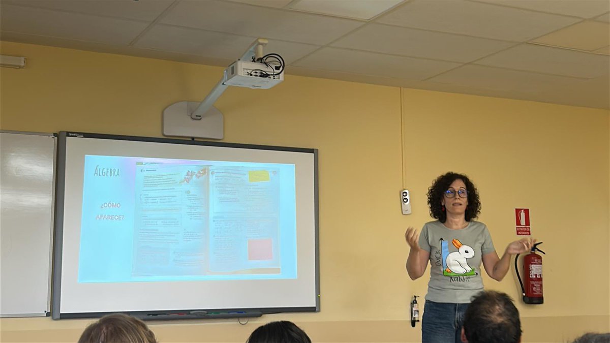 Comunicación por parte de <a href="/lolamenting/">Lola Morales</a> en el #XVICongresoRegionalCyL <a href="/Socylem_cyl/">@socylem_cyl</a>