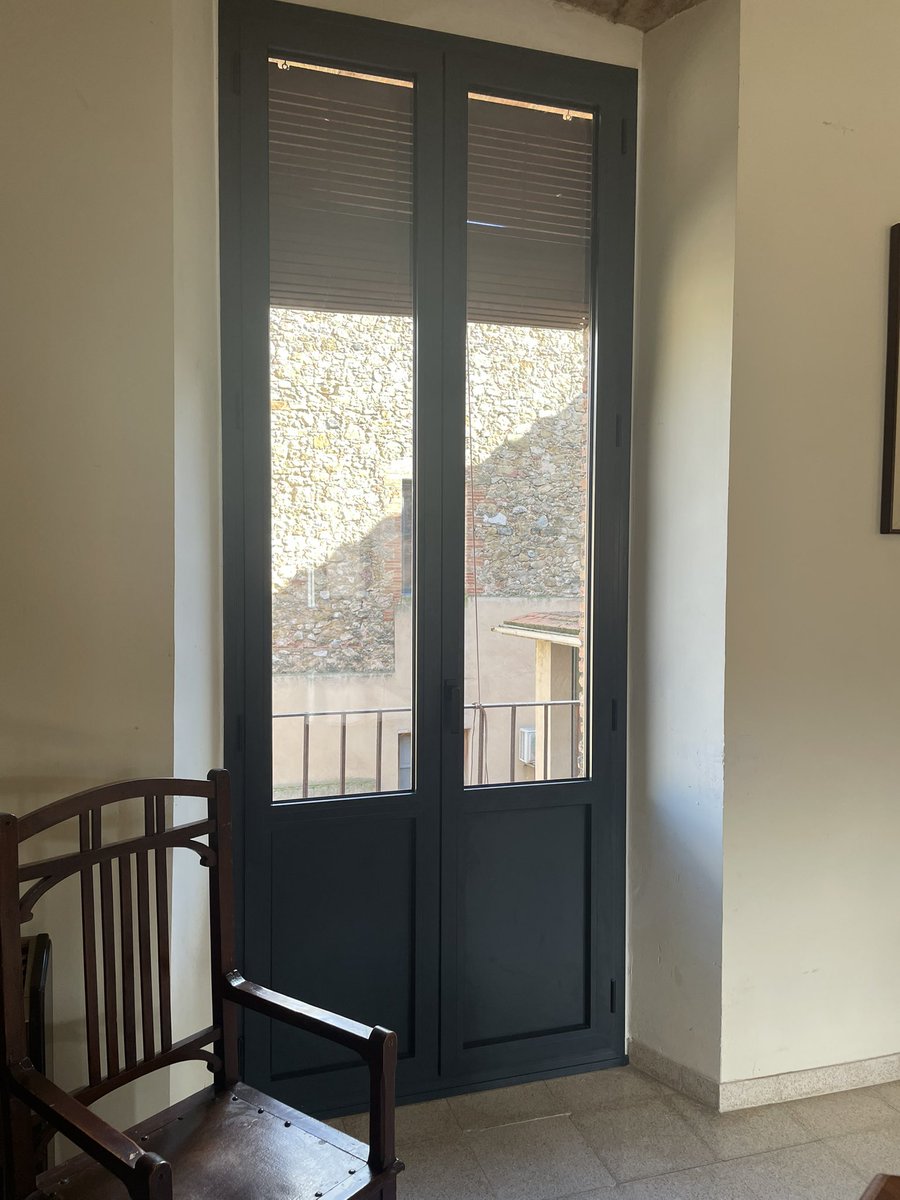 🏛️L’Ajuntament de #Verges ha canviat les finestres de la sala de plens gràcies al programa “Del pla a l’acció” de la <a href="/DiputacioGirona/">Diputació de Girona</a> 

💰Cost total: 11.939,86 €
✅Subvenció: 8.276,52 €

🌱Acció que contribueix a estalviar energia i a millorar el confort dels espais municipals