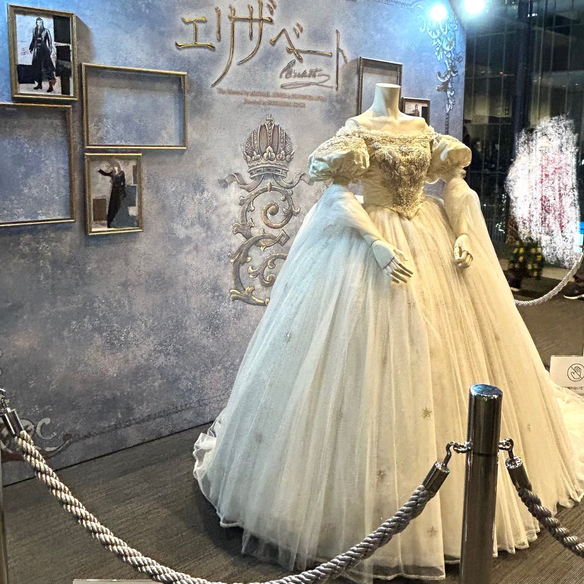 ミュージカル『エリザベート』の重要な〝出演者〟でもある鏡の間の