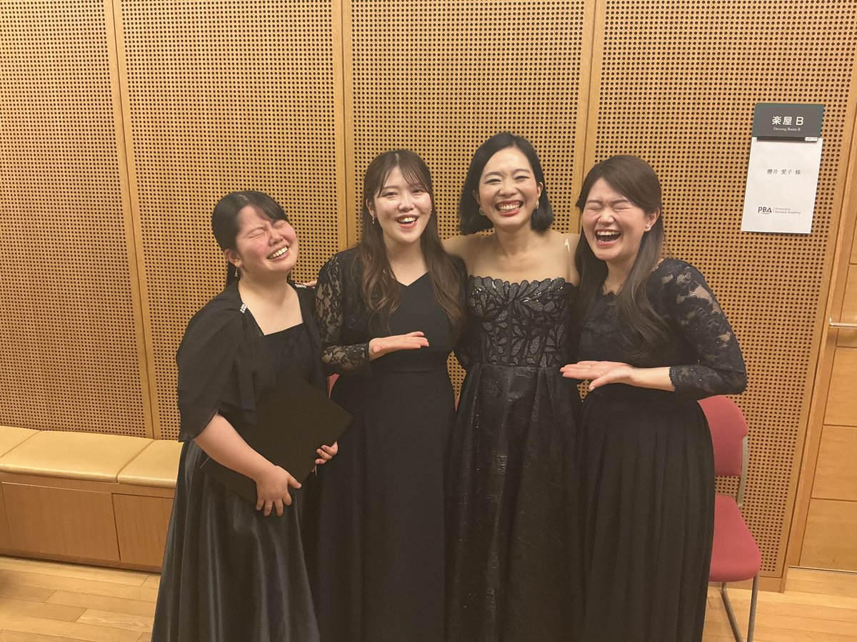 無事に終演いたしました！お越しくださった方々、有難うございます✨明日も郡山公演頑張ります✨写真は素晴らしい新曲を書いてくださった作曲家平川さんとフレッシュで元気いっぱいのチームソプラノと🎵