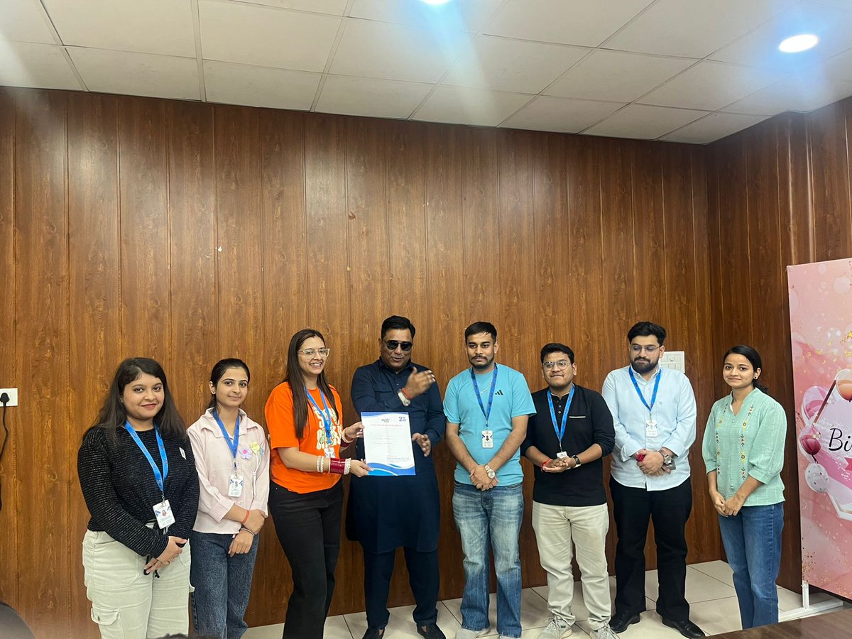 mitshealthcare_'s tweet photo. At MITS Group, teamwork is the true foundation of success! 🌟
We celebrated BDE Team Appreciation Day &amp; Monthly Meeting, cherishing our team’s hard work, new beginnings, and shared goals. 💼🤝
Here’s to growing stronger together! 🚀
#MitsGroup #Teamwork #BDETeam #GrowthMindset https://t.co/KV3Ty7EnSJ