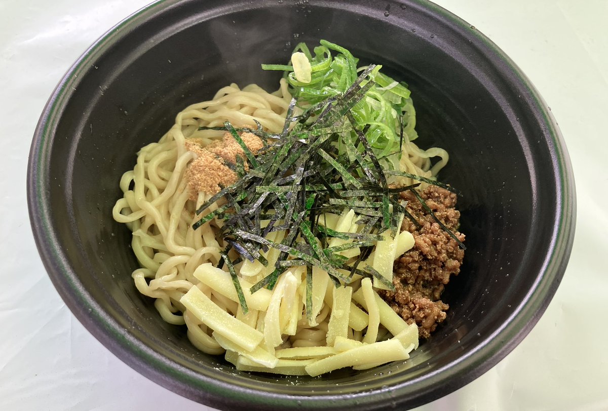 hideaki0426ddr's tweet image. 本日鶴ヶ島産業祭りに行って参りました。
魔人豚の混ぜそばと麺屋信玄の混ぜそばを食べました。どちらも美味しかったです。
鶴ヶ島とその周辺のお店が沢山出店していましたね。