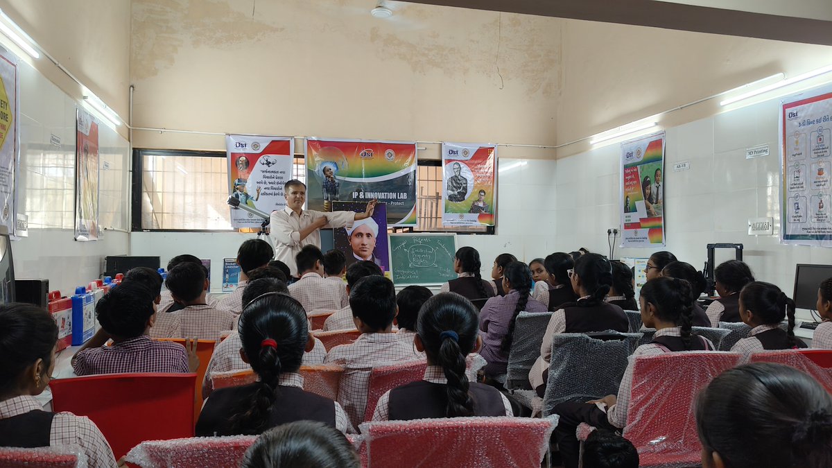 IPLab_Rajkot's tweet image. On #BirthAnniversary of Sir #CVRaman, students of Jay Vijay School, #Rajkot visited @IPLab_Rajkot &amp;amp; learned about his legacy &amp;amp; scientific contributions.

They also explored #QuantumScienceKit by @InfoGujcost &amp;amp; learned how Raman’s discoveries still inspires modern #QuantumScience.