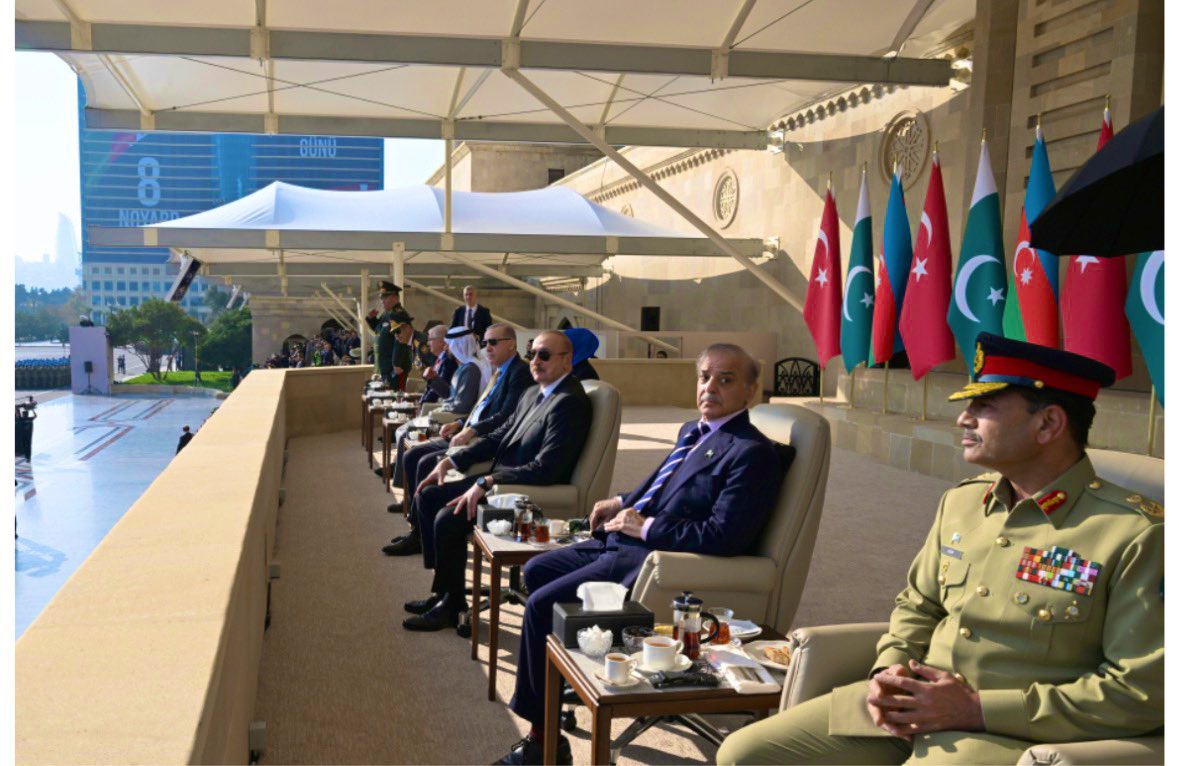 Bakı - Azərbaycanın və Zəfərin paytaxtı 🇦🇿
#8Noyabr #ZəfərGünü