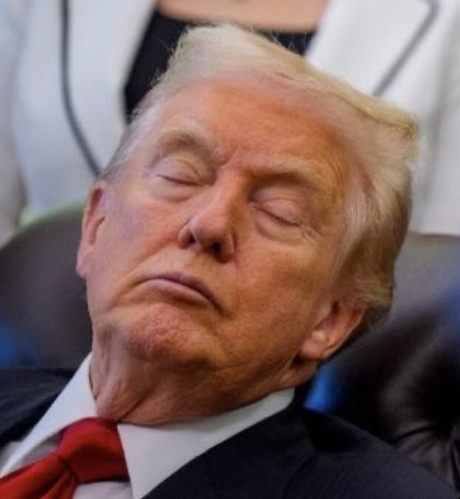 Rob__Friar's tweet image. Look how worried @realDonaldTrump @POTUS is about Americans starving because he is refusing to pay out the social security they are entitled to
It’s as worried as @Nigel_Farage will be when @reformparty_uk bring in massive austerity affecting dumb ass racist voter families