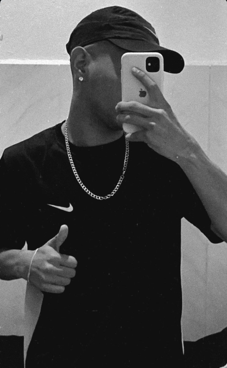 novin slz 🔞 tweet media