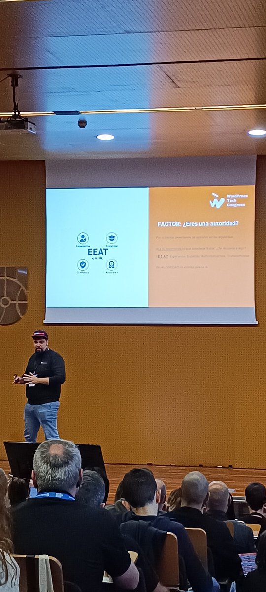 allopher's tweet image. La IA es el SEO arcaico de hace 15 o 20 años 

@soywebmaster en la @WCValencia 
#WCVlc25 
#seo #ia