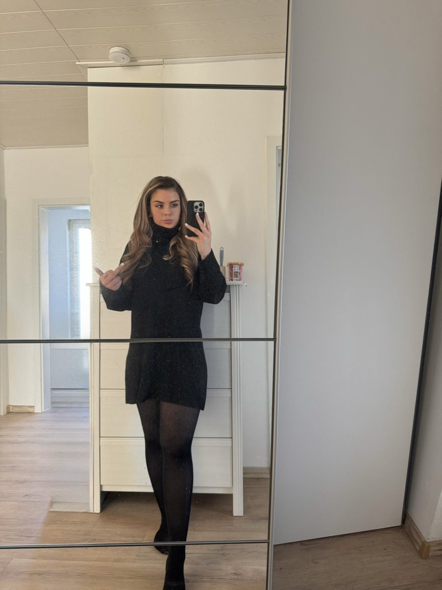 Auf dem Weg zu einem Treffen 😆 
Videos und Fotos werden gemacht.
Ich eröffne einen Kanal (30€ eintritt) dort halte ich ein paar momente fest🤭 LOHNT SICH