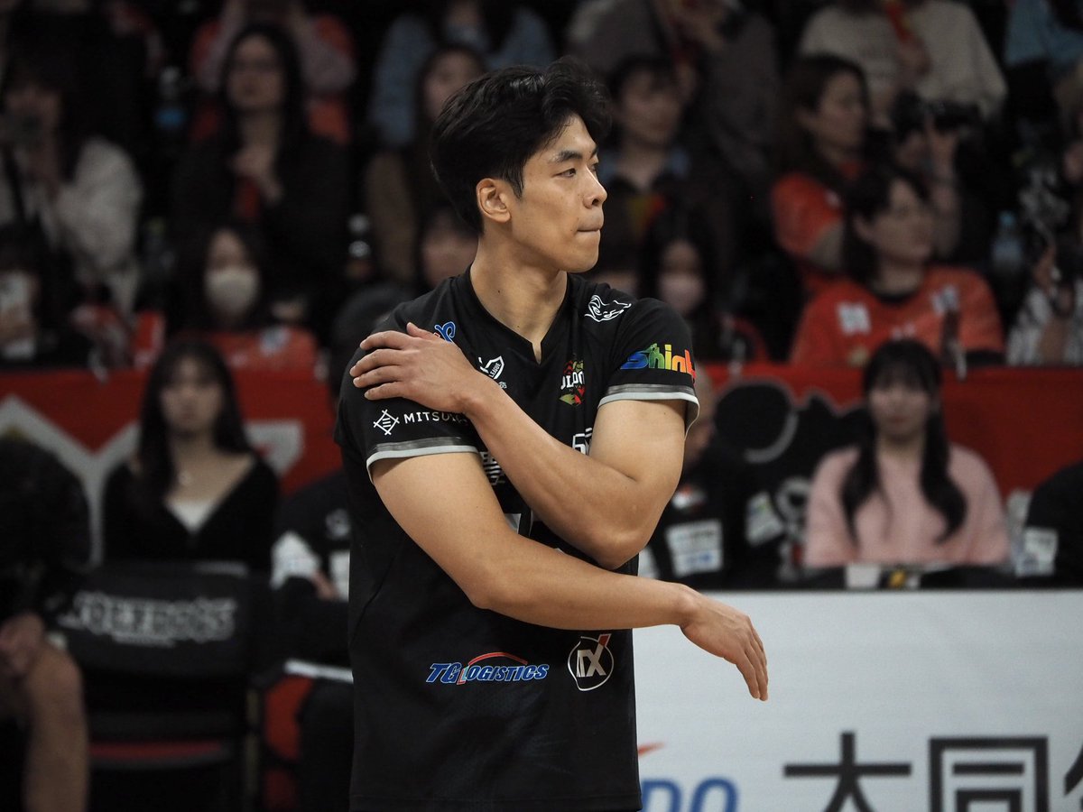 ZlG7wb's tweet photo. 🗓️2025.11.8(土) #SVリーグ
📍エントリオ

#宮浦健人 選手
#ノルベルト・フベル 選手
#ウルフドッグス名古屋 https://t.co/WN52hwsy9P